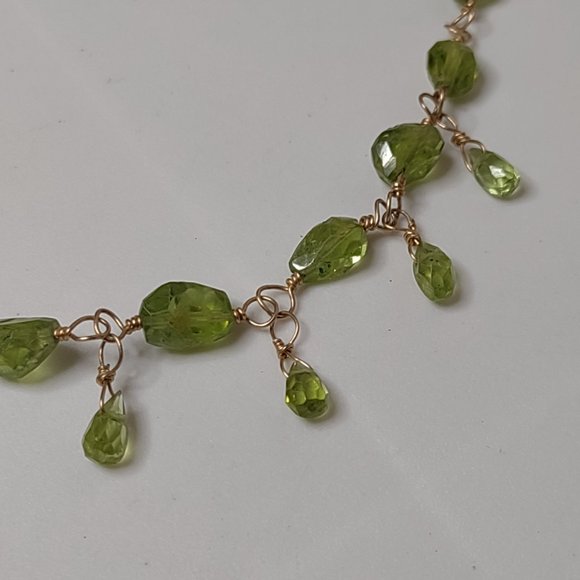 Very Pretty Vintage Green Glass And Gold Tone Wire Necklace 16 Inches Long - Picture 9 of 11